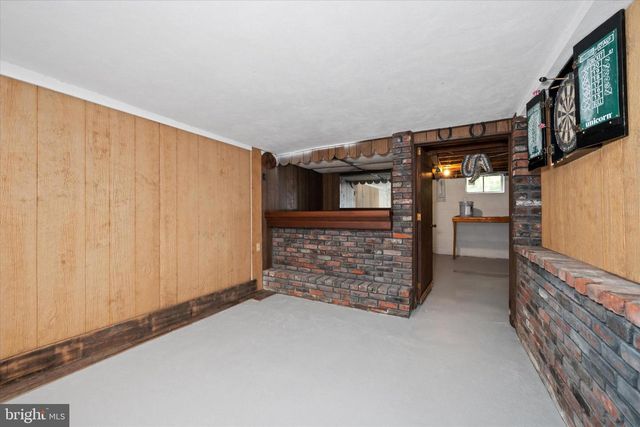 2302 MARSH RD, Wilmington, DE 19810