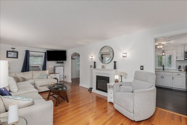 254 Cambridge Rd, Woburn, MA 01801