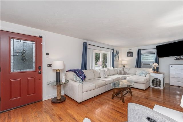 254 Cambridge Rd, Woburn, MA 01801
