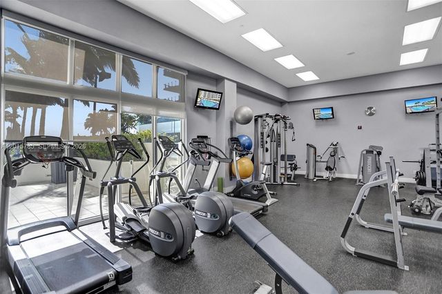 6917 Collins Ave 503, Miami Beach, FL 33141