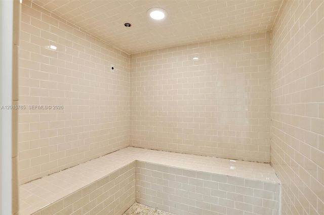6917 Collins Ave 503, Miami Beach, FL 33141