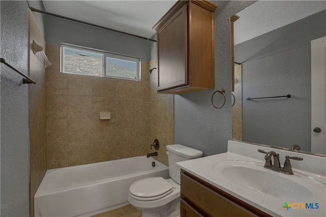 240 Oak Creek Way, New Braunfels, TX 78130