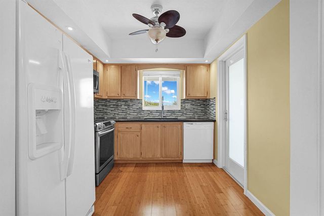 2121 NE 68th Street 209, Fort Lauderdale, FL 33308