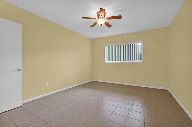 2121 NE 68th Street 209, Fort Lauderdale, FL 33308