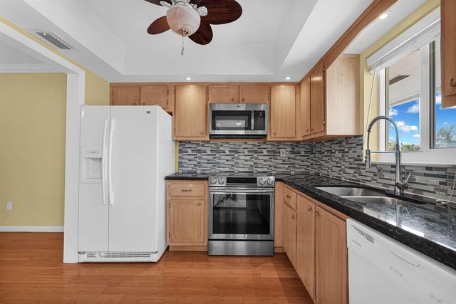 2121 NE 68th Street 209, Fort Lauderdale, FL 33308