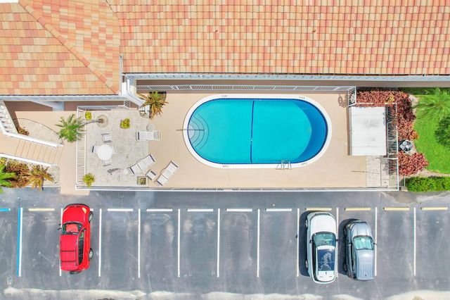 2121 NE 68th Street 209, Fort Lauderdale, FL 33308
