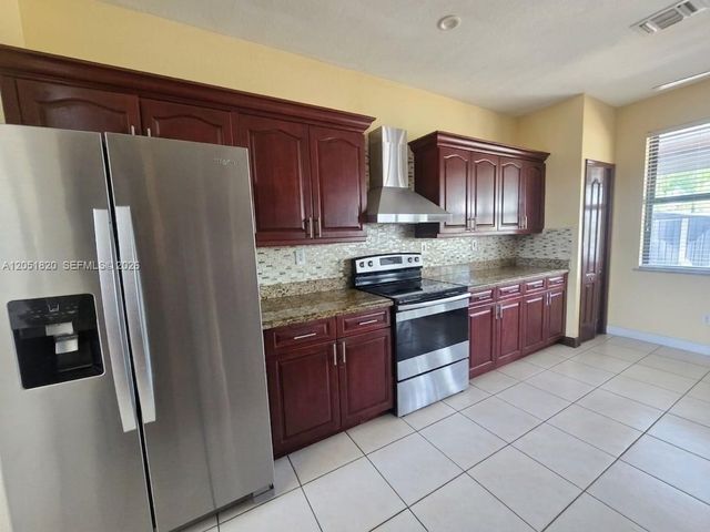 15350 SW 11 ST, Miami, FL 33178