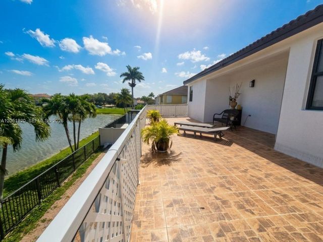 15350 SW 11 ST, Miami, FL 33178