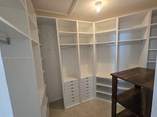 15350 SW 11 ST, Miami, FL 33178