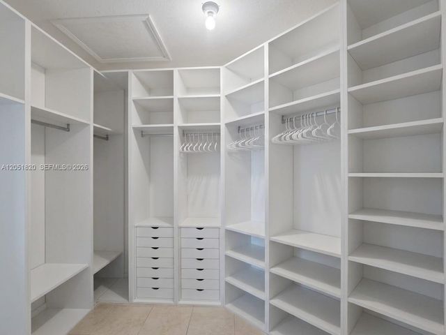 15350 SW 11 ST, Miami, FL 33178