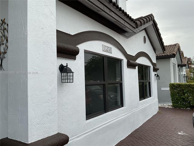 15350 SW 11 ST, Miami, FL 33178