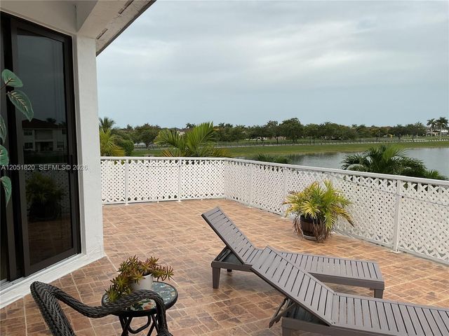 15350 SW 11 ST, Miami, FL 33178