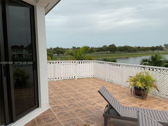 15350 SW 11 ST, Miami, FL 33178