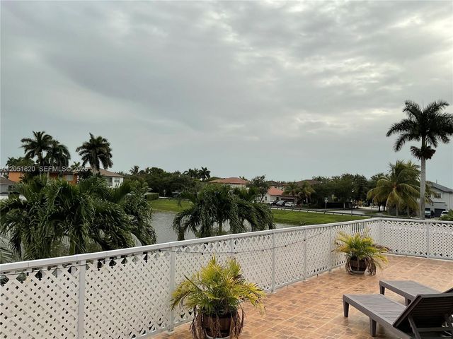 15350 SW 11 ST, Miami, FL 33178
