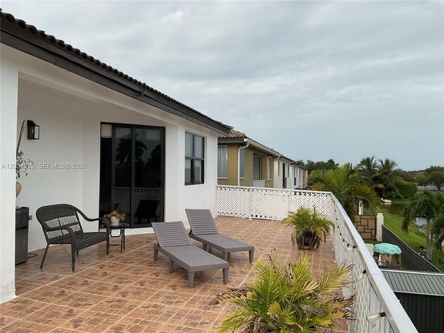 15350 SW 11 ST, Miami, FL 33178