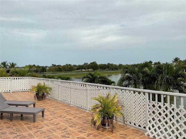 15350 SW 11 ST, Miami, FL 33178