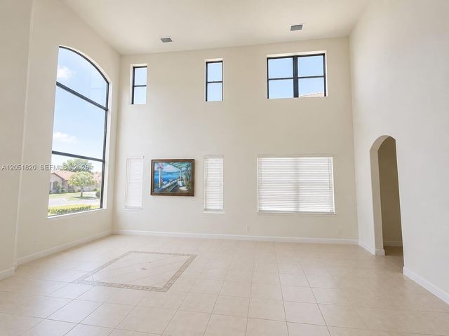 15350 SW 11 ST, Miami, FL 33178