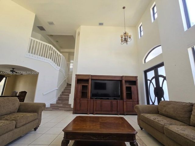 15350 SW 11 ST, Miami, FL 33178