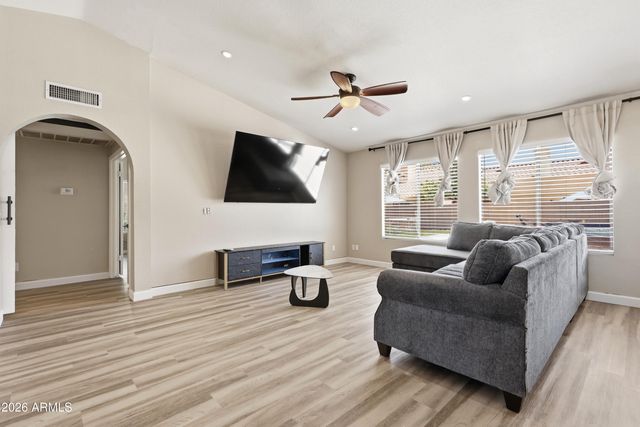8875 S ASH Avenue, Tempe, AZ 85284