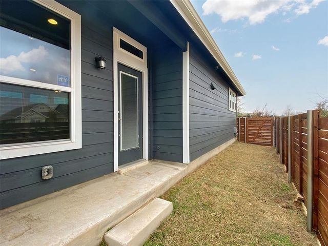 8901 Panhandle DR, Austin, TX 78747
