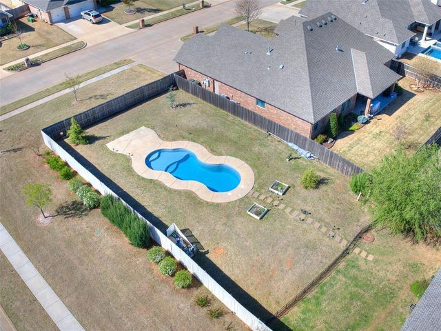 624 Frisco Ridge Road, Yukon, OK 73099