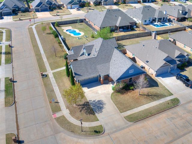 624 Frisco Ridge Road, Yukon, OK 73099