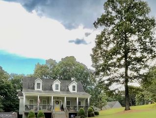 102 Bridgewater Drive, Lagrange, GA 30240