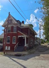 706 1/2 N 12th Street 1/2, St Joseph, MO 64501