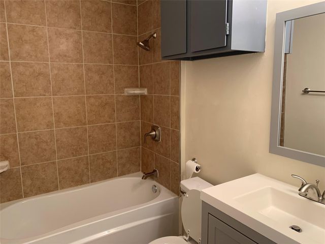10447 Doc Holliday TRL A, Austin, TX 78753
