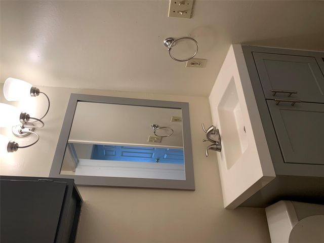 10447 Doc Holliday TRL A, Austin, TX 78753