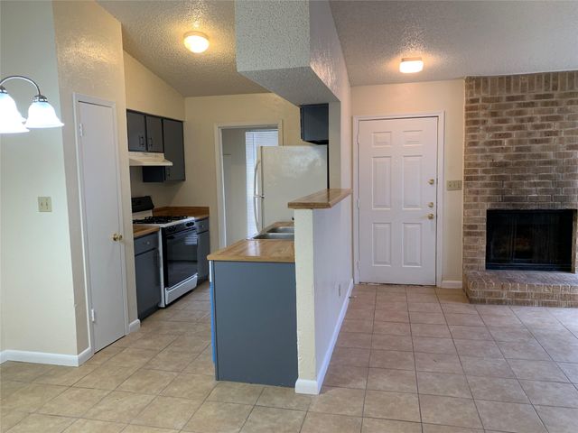 10447 Doc Holliday TRL A, Austin, TX 78753