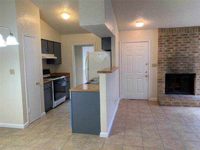 10447 Doc Holliday TRL A, Austin, TX 78753