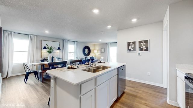 5709 153rd Street, Urbandale, IA 50111