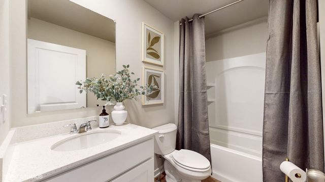 5709 153rd Street, Urbandale, IA 50111
