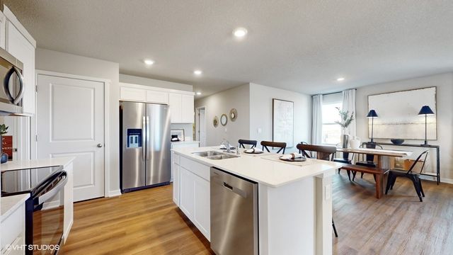 5709 153rd Street, Urbandale, IA 50111