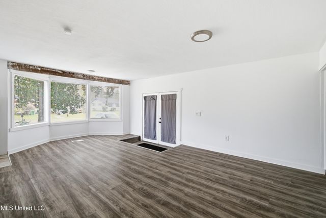 1612 W 7th Street, Hattiesburg, MS 39401