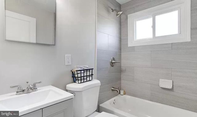 1046 ELM RD, Halethorpe, MD 21227