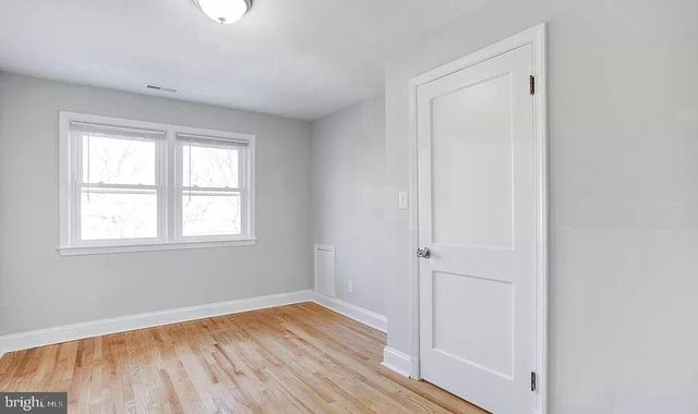 1046 ELM RD, Halethorpe, MD 21227