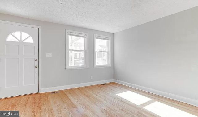 1046 ELM RD, Halethorpe, MD 21227