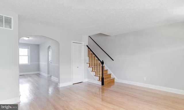 1046 ELM RD, Halethorpe, MD 21227
