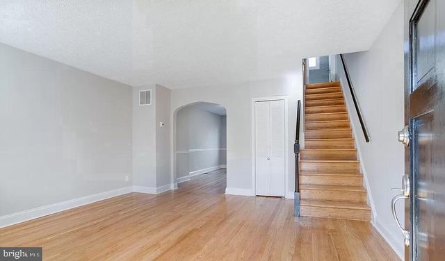 1046 ELM RD, Halethorpe, MD 21227
