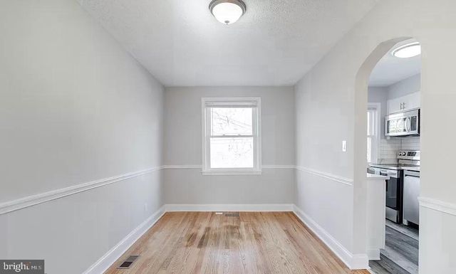 1046 ELM RD, Halethorpe, MD 21227