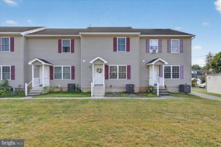 2458 BAKER ALY, Harrisburg, PA 17103