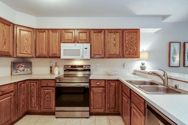 16 Hidden Hollow Trail, Madison, WI 53717