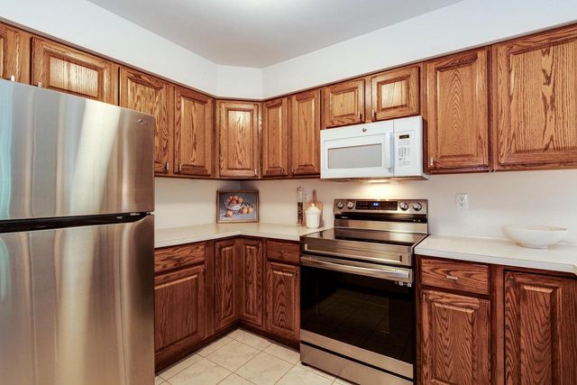 16 Hidden Hollow Trail, Madison, WI 53717