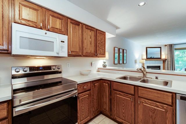 16 Hidden Hollow Trail, Madison, WI 53717