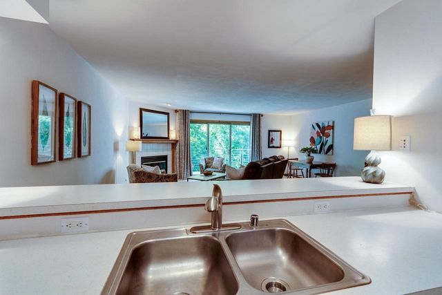 16 Hidden Hollow Trail, Madison, WI 53717