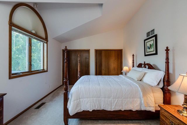 16 Hidden Hollow Trail, Madison, WI 53717