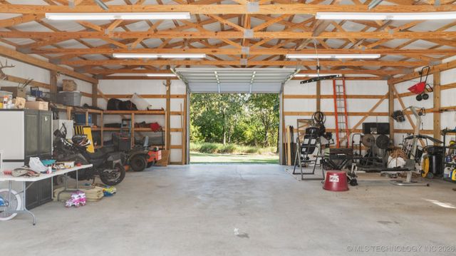 3340 SE 1083 Road, Red Oak, OK 74563