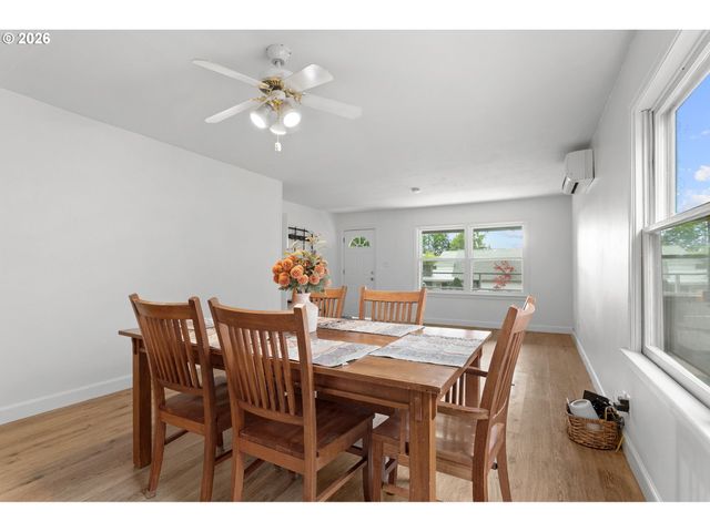 3913 Nw LAVINA St, Vancouver, WA 98660